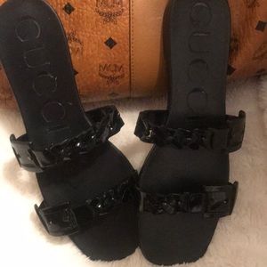Gucci Rubber Flats Black Gently Used